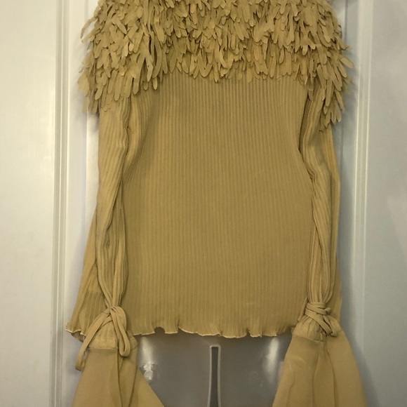 NWT KAELYN-MAX Beige Top Size Large - Picture 13 of 15